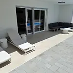 Plesa With Office And Private Pool Villa