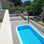 Plesa With Office And Private Pool Povljana