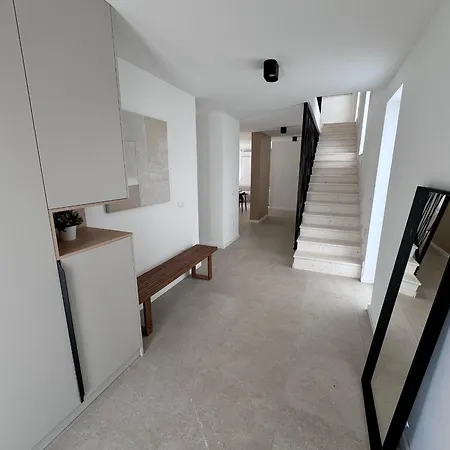 Plesa With Office And Private Pool *