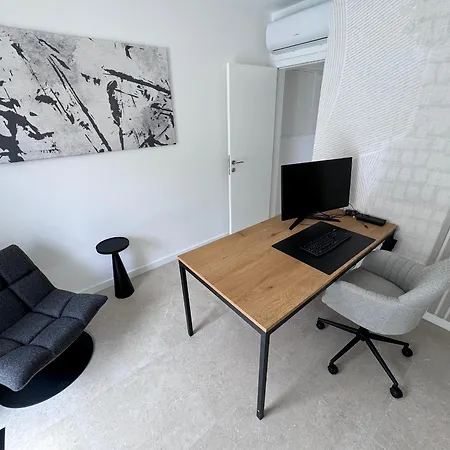 Plesa With Office And Private Pool Povljana