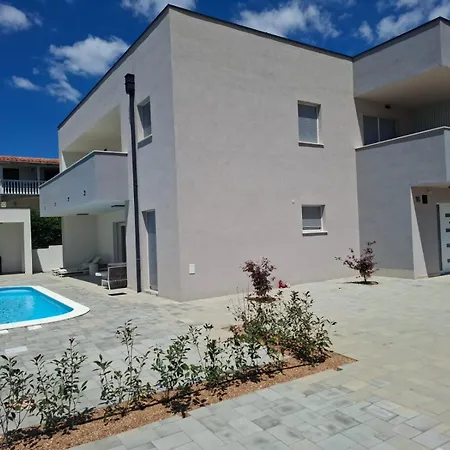 Plesa With Office And Private Pool