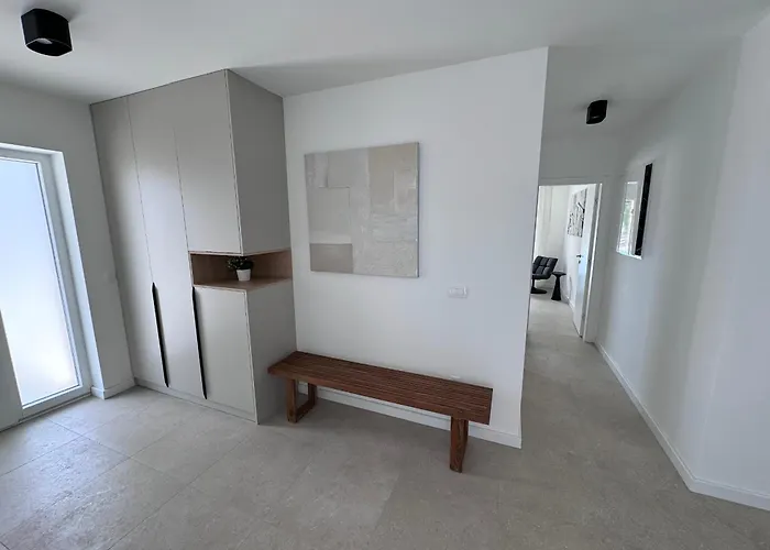 Vila Plesa With Office And Private Pool