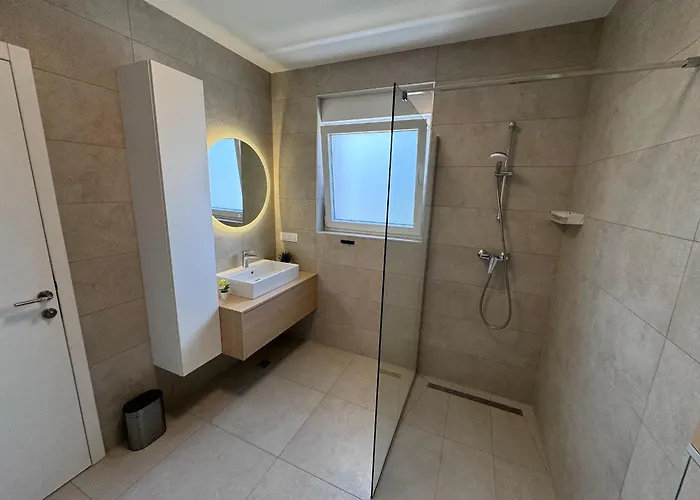 Villa Plesa With Office And Private Pool *