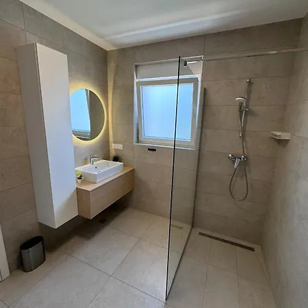 Villa Plesa With Office And Private Pool *