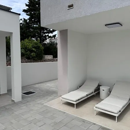 Plesa With Office And Private Pool *