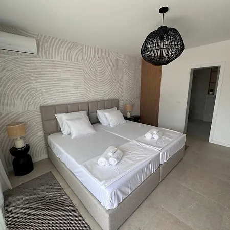 Plesa With Office And Private Pool