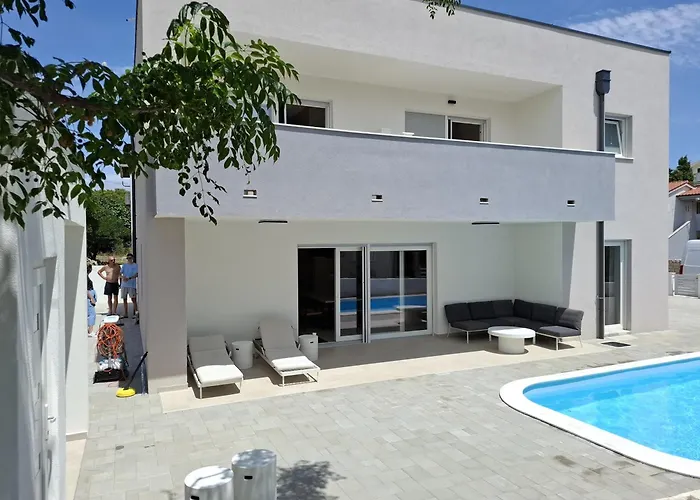 Plesa With Office And Private Pool Вилла